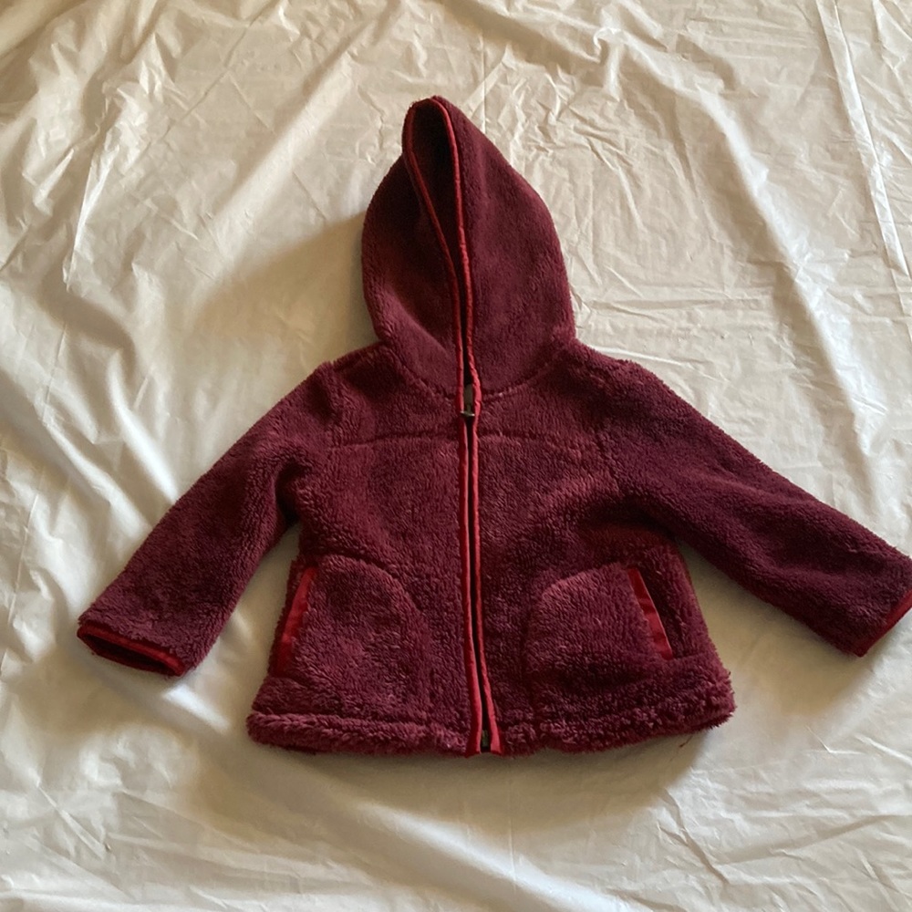Old Navy Maroon hooded long sleeve 12- 18 mo zipper fleece.